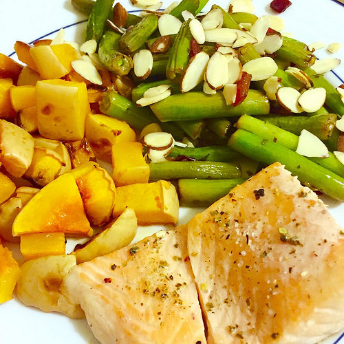 Broiled salmon with butternut and green beans