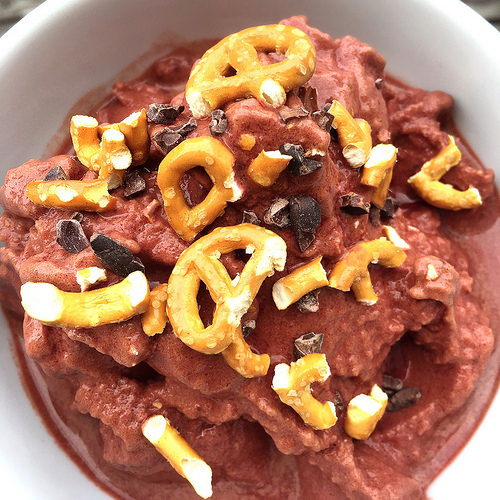 Chocolate-Beet Protein Smoothie Bowl