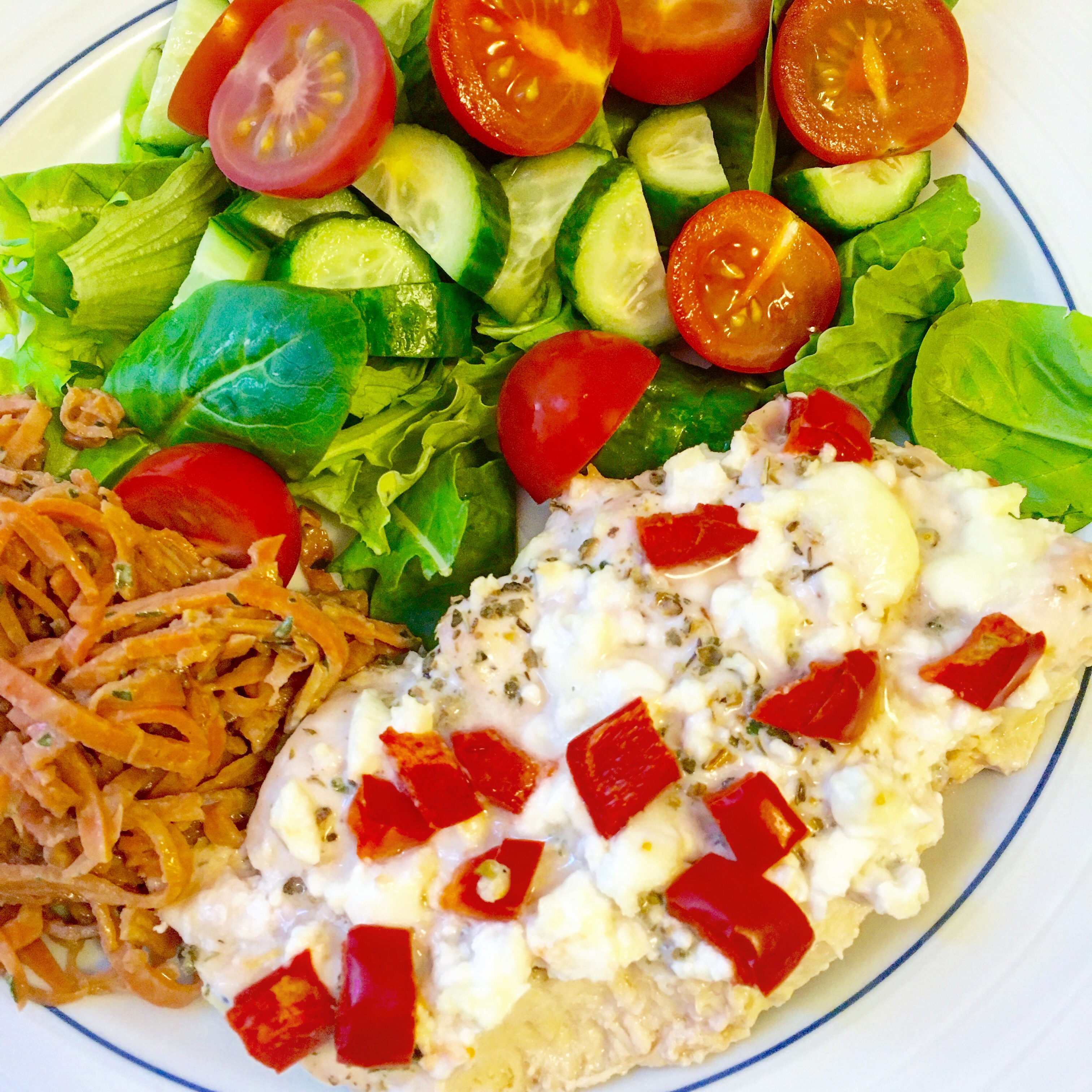This Greek-inspired Baked Feta & Chicken dish is prepped in just 10 mins!
