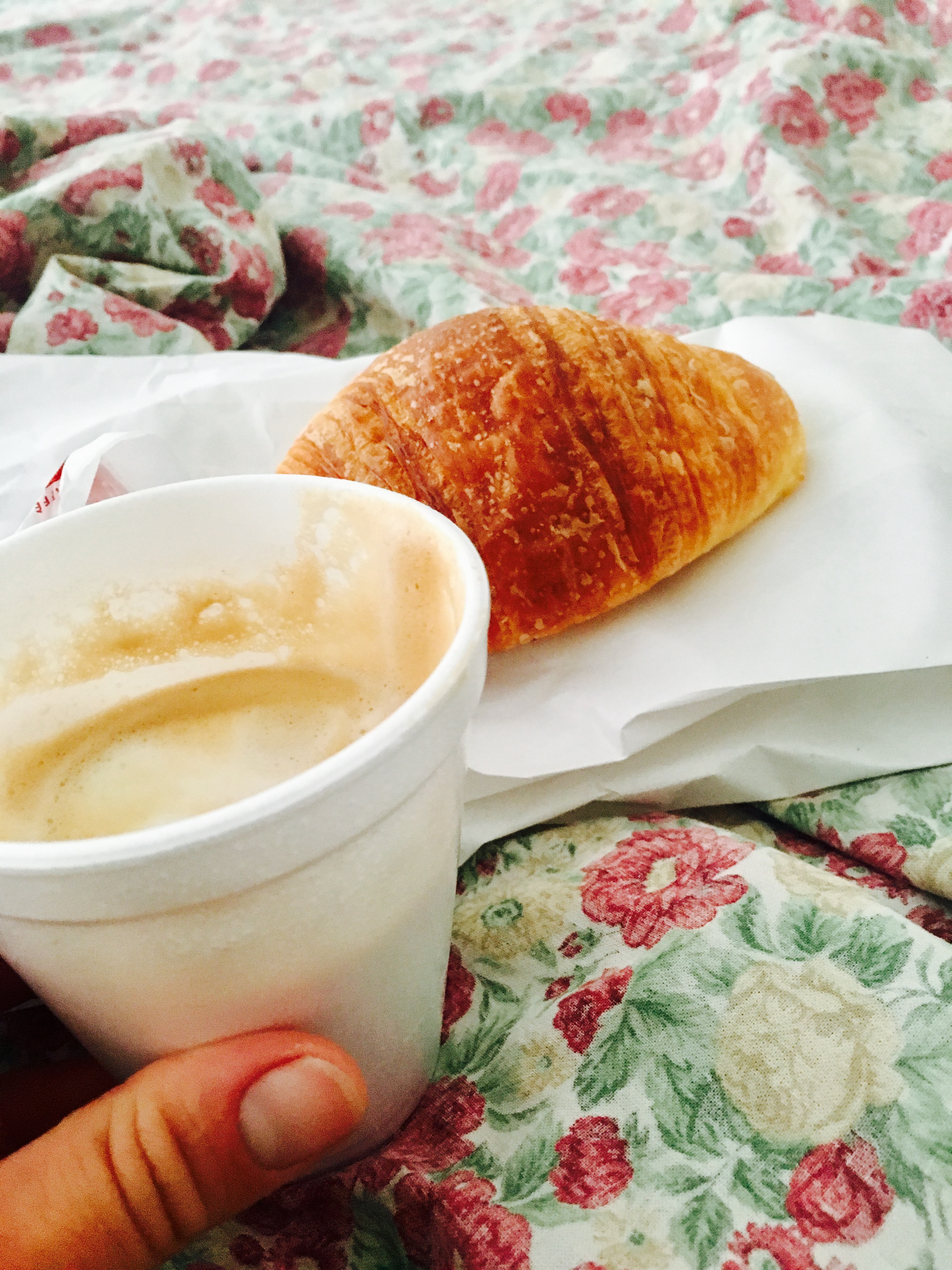 coffee-and-crossiants