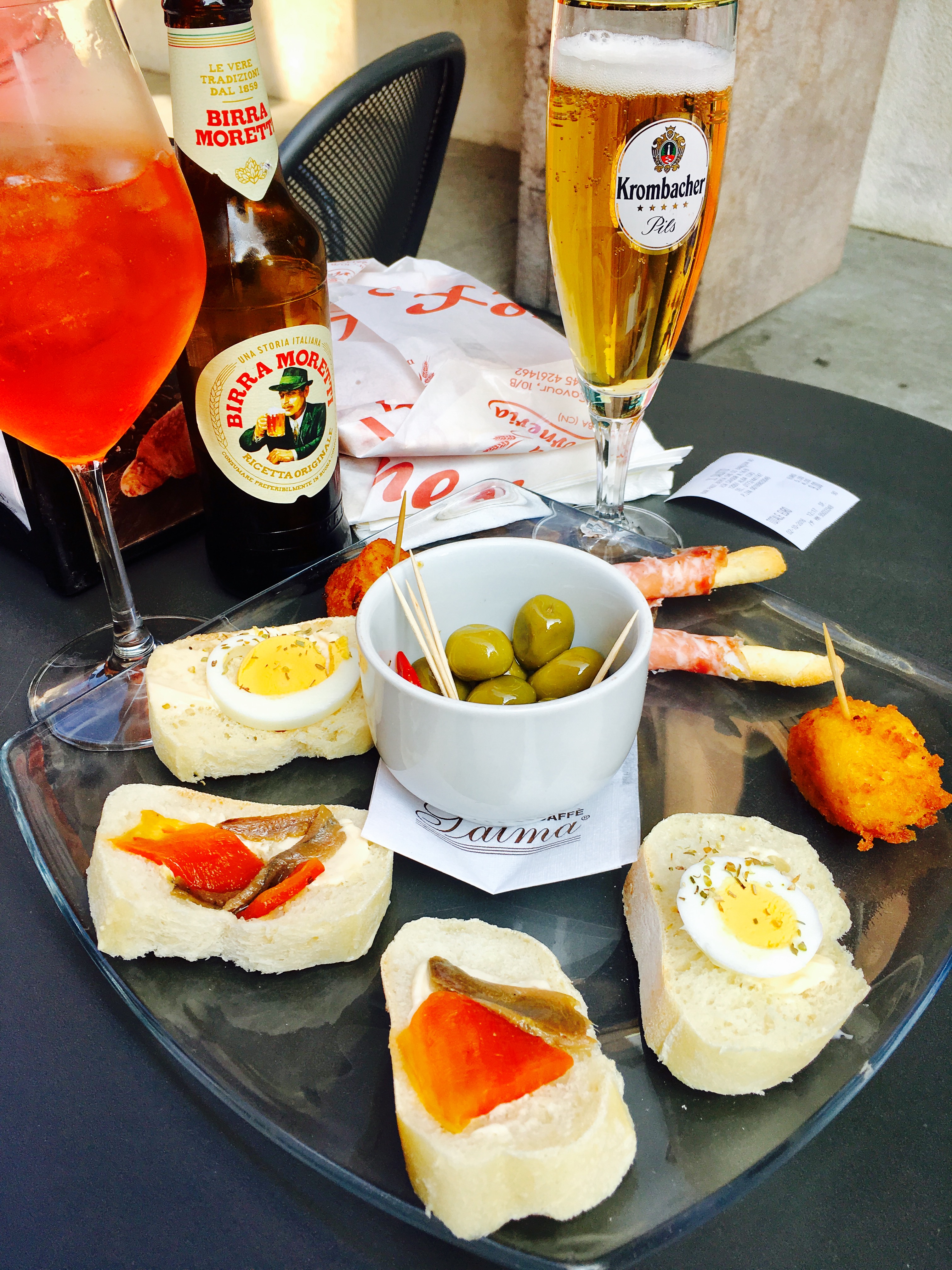 drinks-and-snack-plate-in-alba-italy