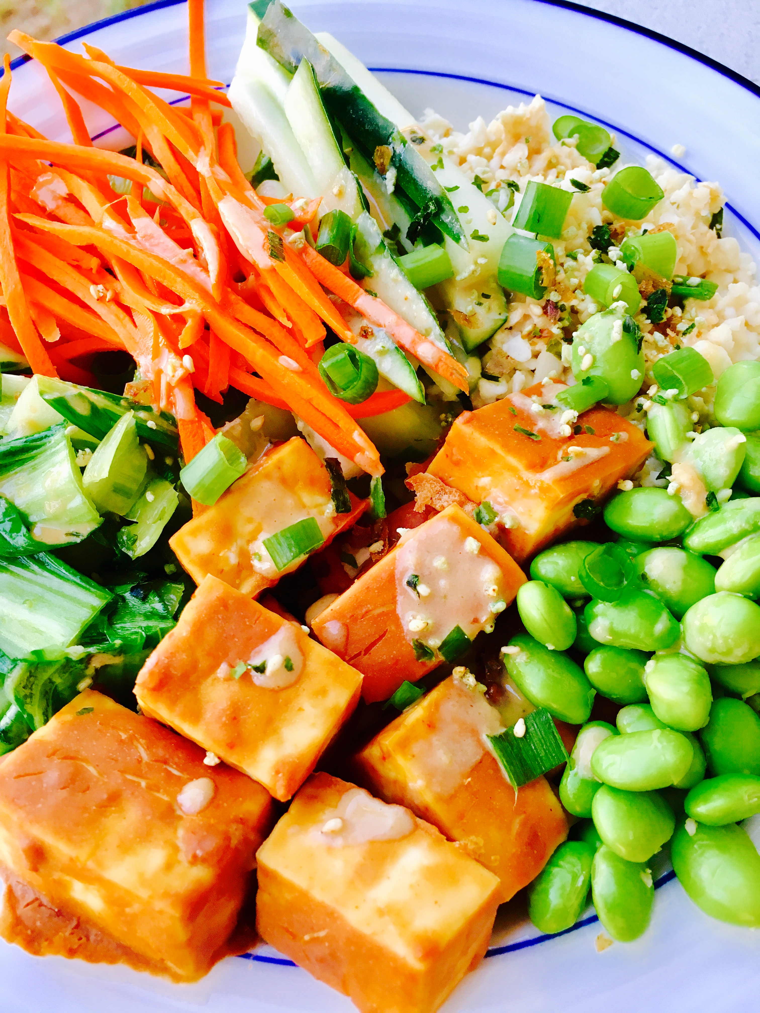 Sriracha Peanut Tofu Power Bowl with Ginger-Tahini Dressing