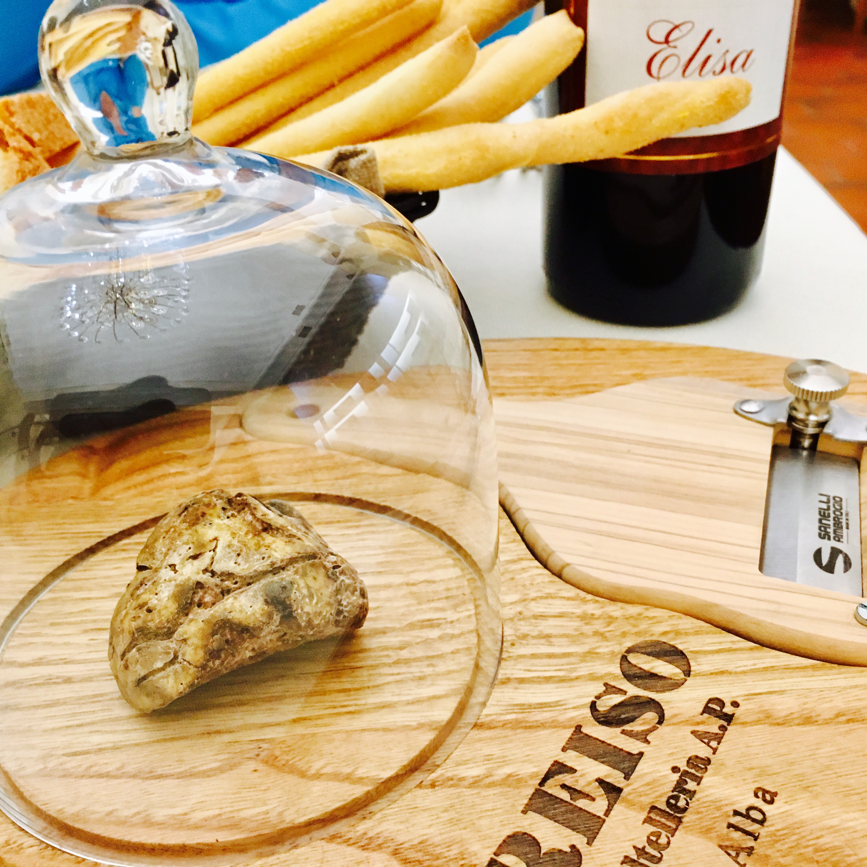 wine-and-truffles-in-alba-italy