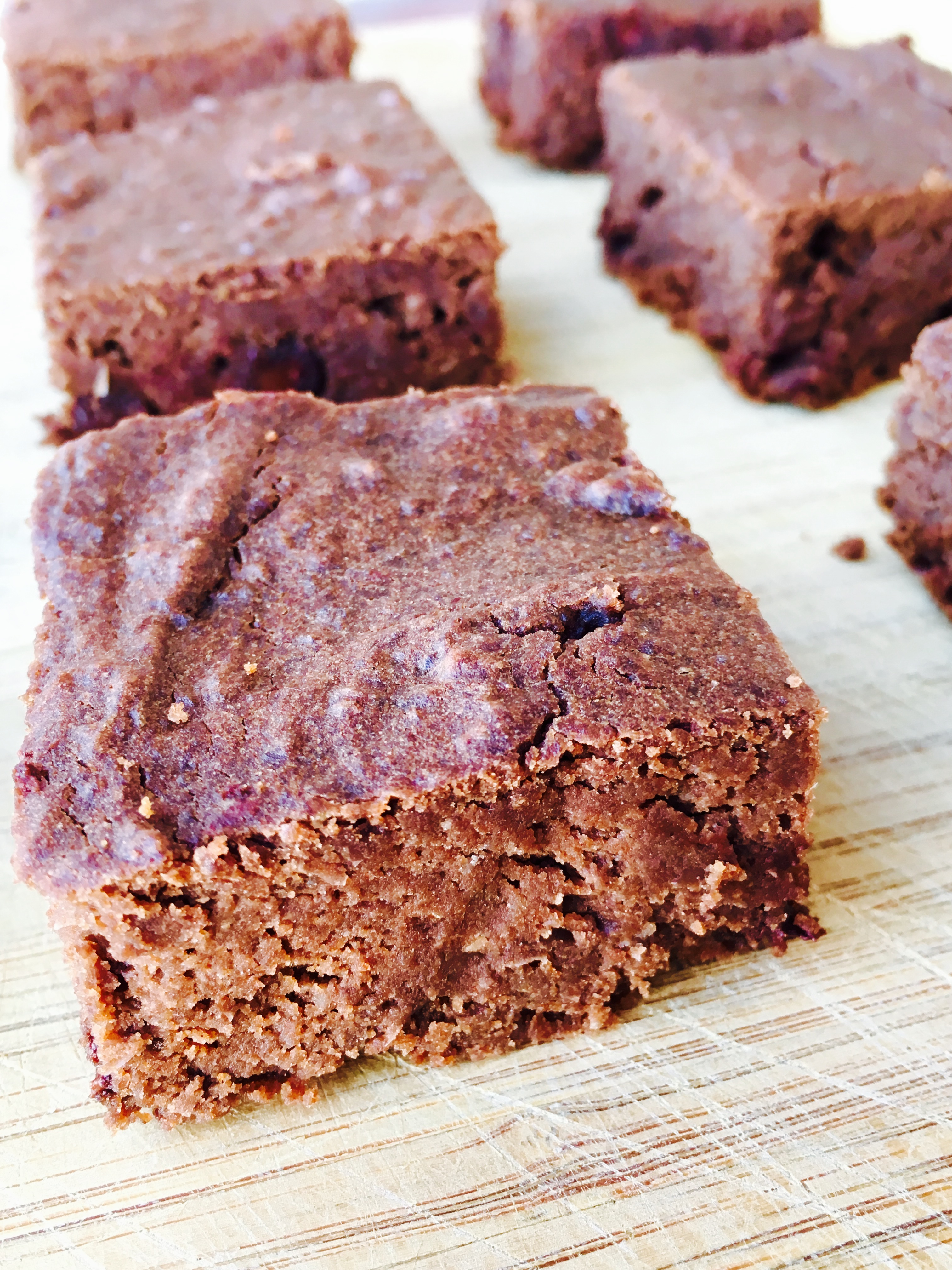 These Flourless Pinto Bean Brownies are gluten-free, sugar-free, and dairy-free. And they're so good they'll fool your whole family!